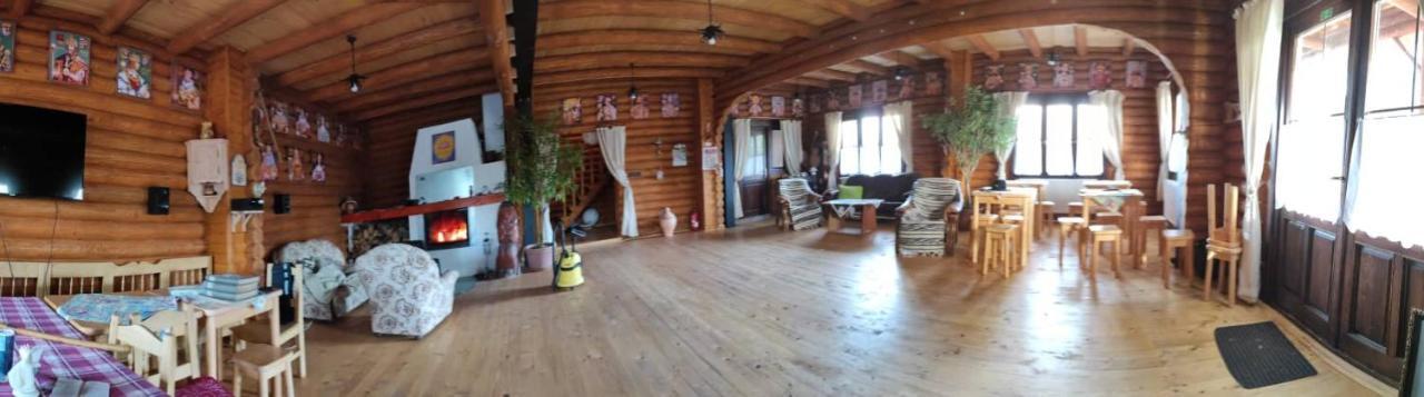 Hotel Dom Árgyélus - Árgyélus ház - Fesztypark à Martovce Extérieur photo