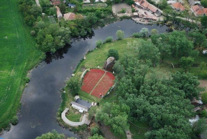Hotel Dom Árgyélus - Árgyélus ház - Fesztypark à Martovce Extérieur photo